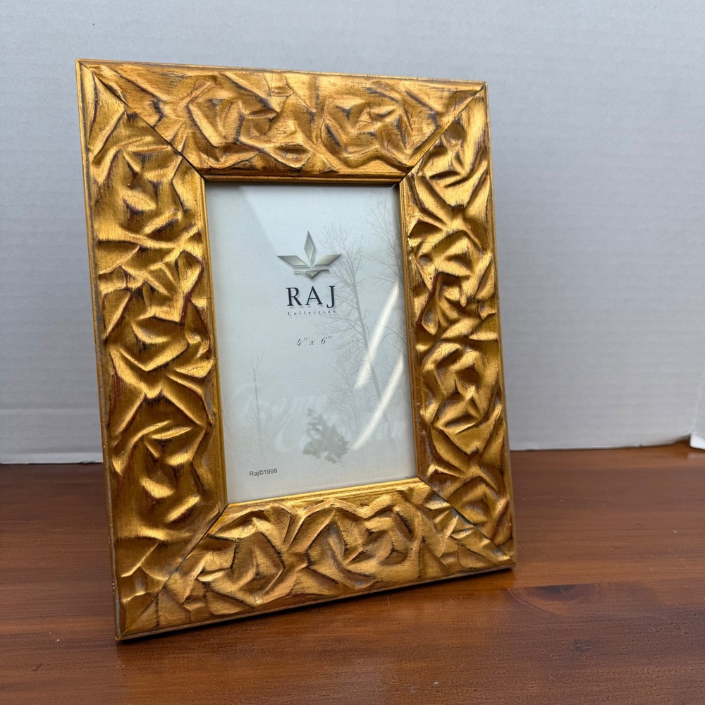 Vintage Raj Collection Gold Textured 4x6 Picture Frame Crinkle Design